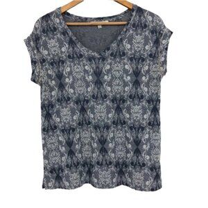 Rose & Olive Blue and White V-neck Abtract print  T-Shirt Lattice Detailing LG